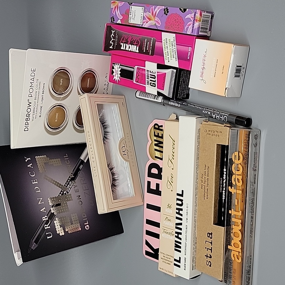LARGE (12 PIECE!) EyeLiner/Lash/Brow Bundle